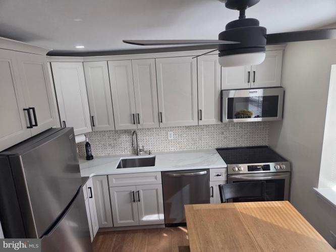 Photo of 704 Silver Court, Hamilton NJ