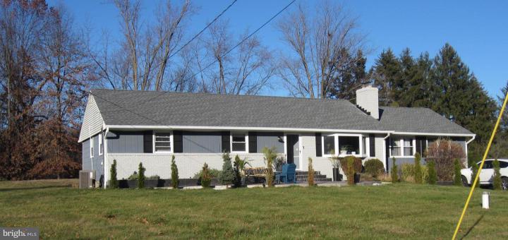 Photo of 6 Morningside Drive, Pennington NJ