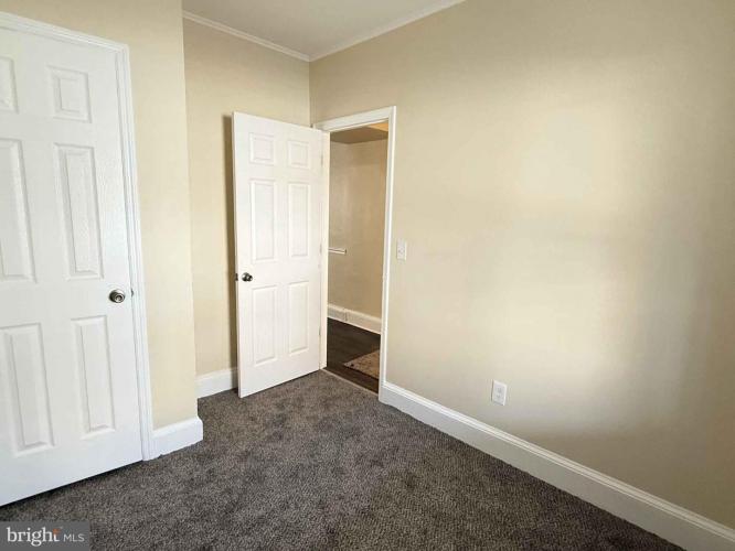 Photo of 33 Lafayette Avenue