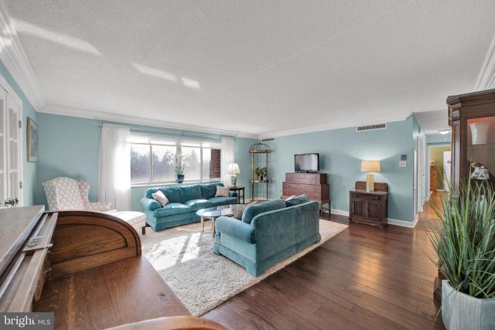 Photo of 860 Lower Ferry Road 5p