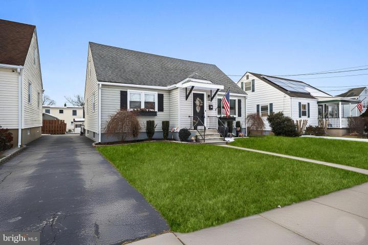 Photo of 353 Redwood Avenue