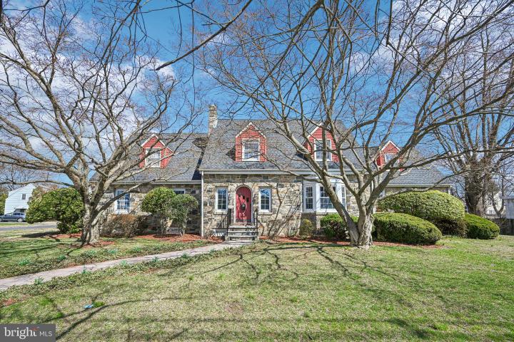 Photo of 644 Parkway Avenue