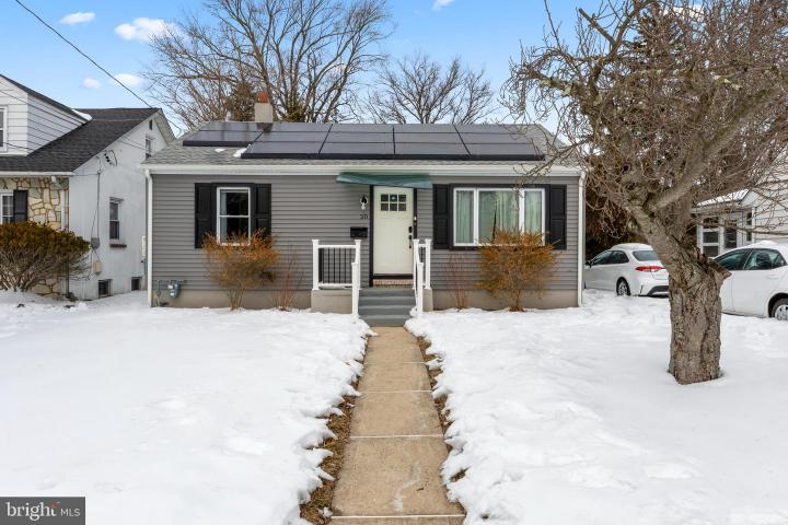 Photo of 20 Steinway Avenue