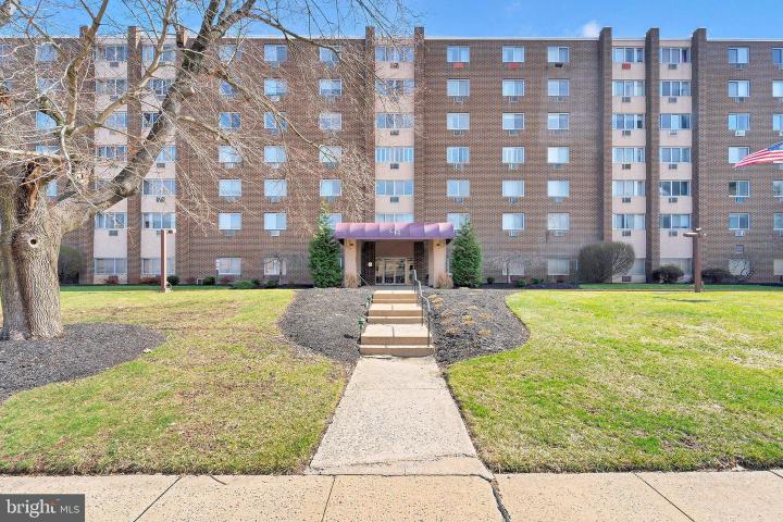 Photo of 860 Lower Ferry Road 6m