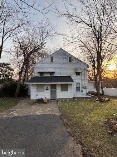 Photo of 124 New Hillcrest Avenue, Ewing NJ