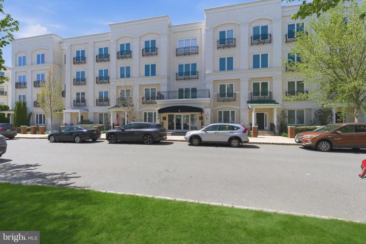 Photo of 1 N Commerce Square 308
