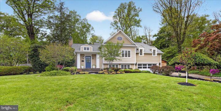 Photo of 620 Lake Drive
