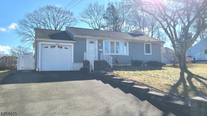 Photo of 6 Valley View Drive, Mine Hill NJ