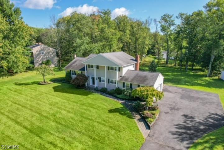 Photo of 10 Winding Way, Randolph NJ