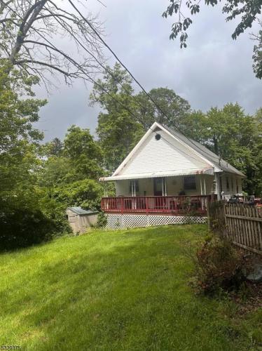 Photo of 10 Villanueva Avenue, Jefferson NJ