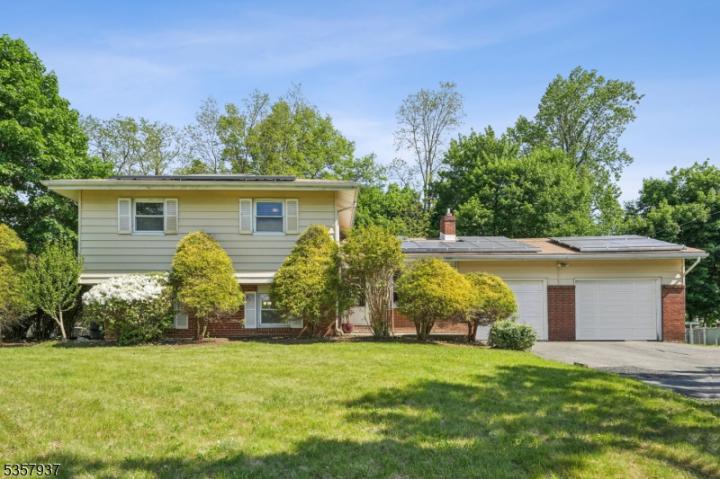 Photo of 12 Xenia Court, Mine Hill NJ