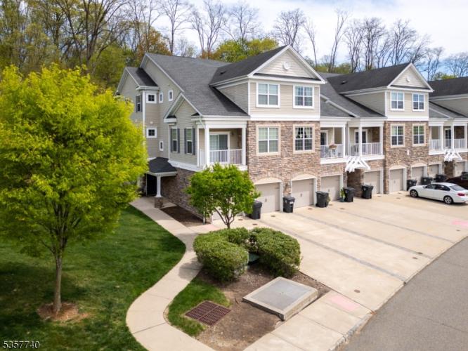 Photo of 302 Waterview Court, Hanover NJ