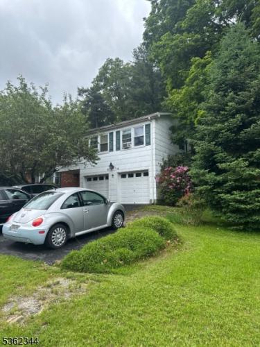 Photo of 61 N Hillside Avenue, Roxbury NJ