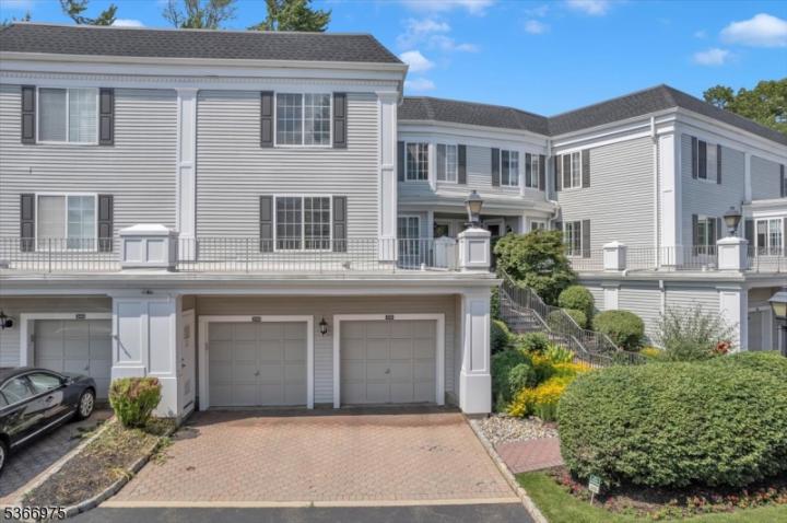 Photo of 240 Riveredge Drive, Chatham NJ