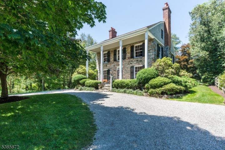 Photo of 1 Robins Lane, Kinnelon NJ