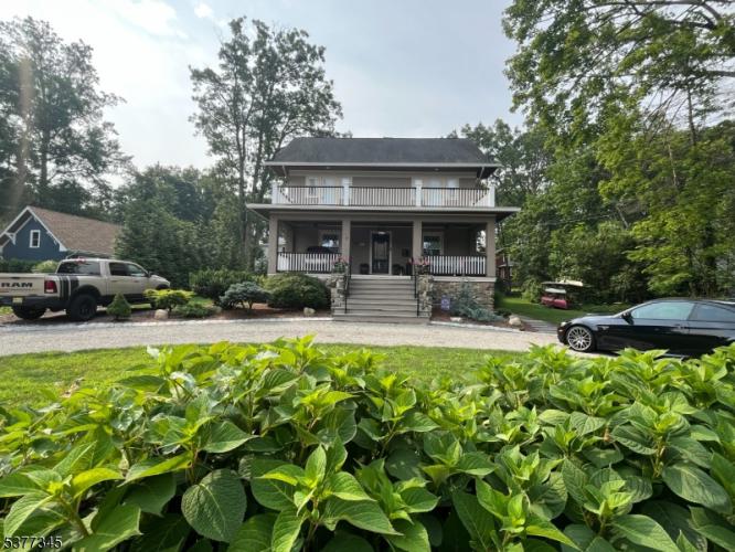 Photo of 6 Larchdell Way, Mountain Lakes NJ
