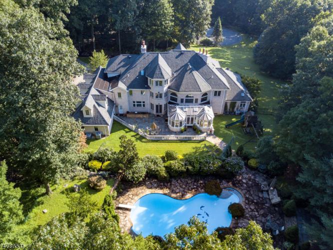 Photo of 5 Queens Court, Mendham NJ