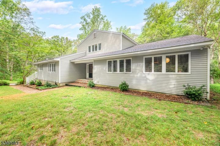 Photo of 11 Indian Hollow Road, Mendham NJ