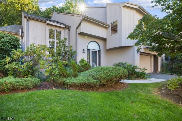 Photo of 38 Robinhood Drive 38, Mountain Lakes NJ