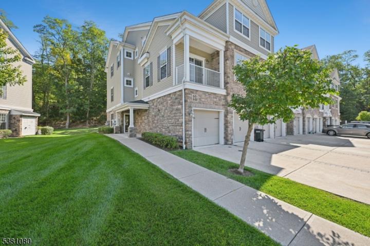 Photo of 502 Waterview Court, Hanover NJ