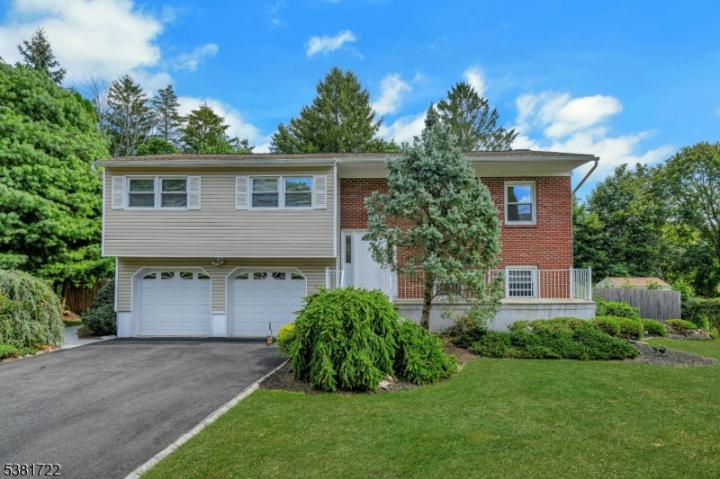 Photo of 32 Highview Terrace, Randolph NJ