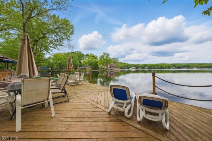 Photo of 110 E Shawnee Trail, Jefferson NJ