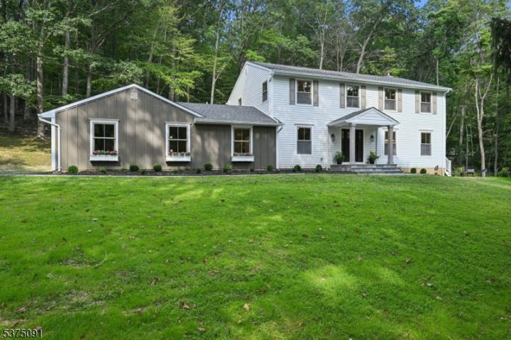 Photo of 140 Hacklebarney Road, Chester NJ