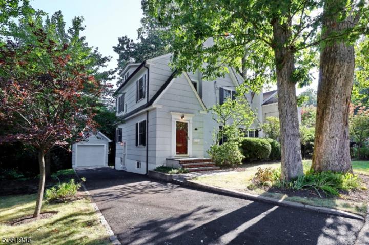 Photo of 20 Orchard Road, Chatham NJ