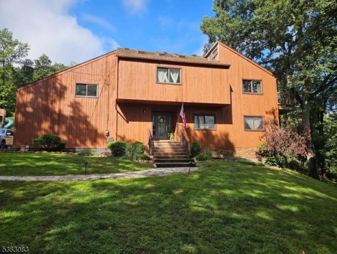 Photo of 147 Beacon Hill Road, Washington NJ