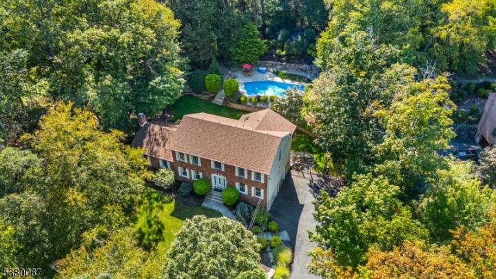 Photo of 43 Round Hill Road, Kinnelon NJ