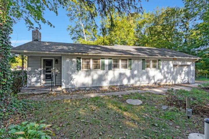 Photo of 134 E Shawnee Trail, Jefferson NJ