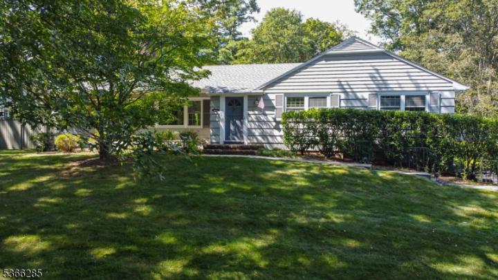 Photo of 16 Dale Drive, Chatham NJ
