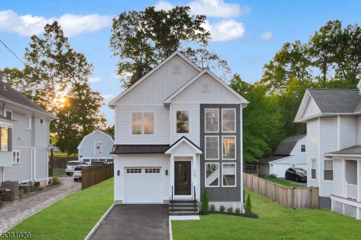 Photo of 29 N Hillside Avenue, Chatham NJ