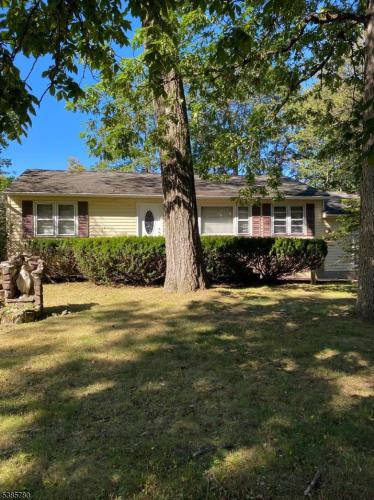 Photo of 15 Elizabeth Way, Mount Arlington NJ