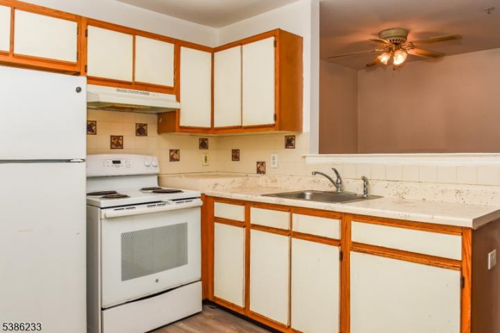 Photo of 5105 Tudor Drive, Pequannock NJ