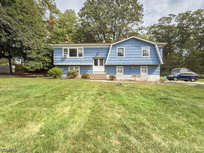 Photo of 1 Kenneth Terrace, Mount Olive NJ