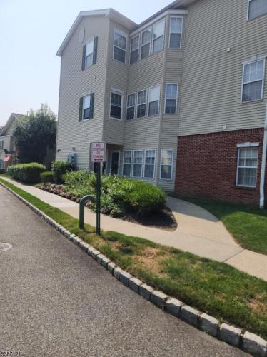 Photo of 3 Windsor Drive, Lincoln Park NJ