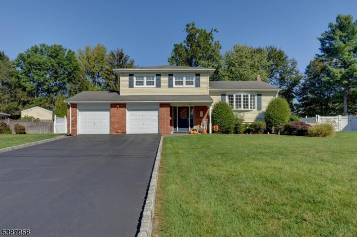 Photo of 14 Evelyn Place, Pequannock NJ
