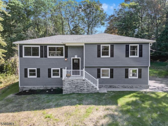 Photo of 9 Dorothy Drive, Morris NJ