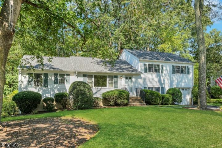 Photo of 9 Green Knolls Road, Morris NJ