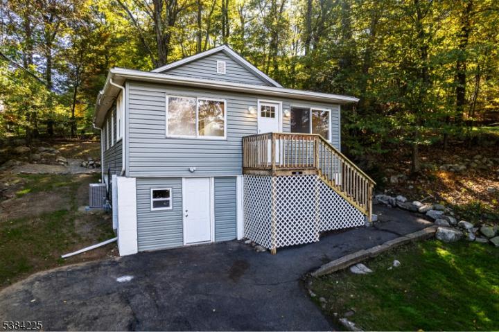 Photo of 56 Cayuga Avenue, Roxbury NJ