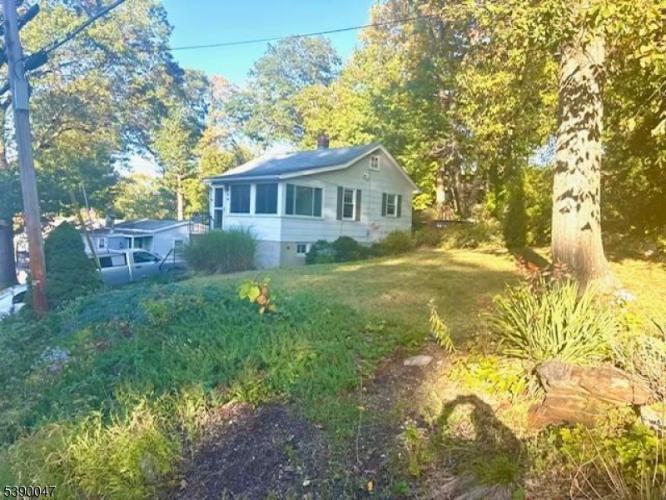 Photo of 58 E Shore Road, Jefferson NJ