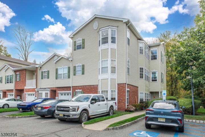 Photo of 26 Windsor Drive 26, Lincoln Park NJ