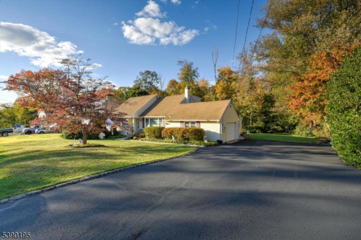 Photo of 9 Commodore Drive, Jefferson NJ