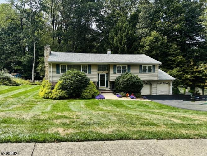 Photo of 62 Fawnridge Drive, Washington NJ