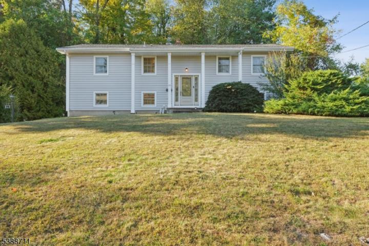 Photo of 74 Fairway Drive, East Hanover NJ