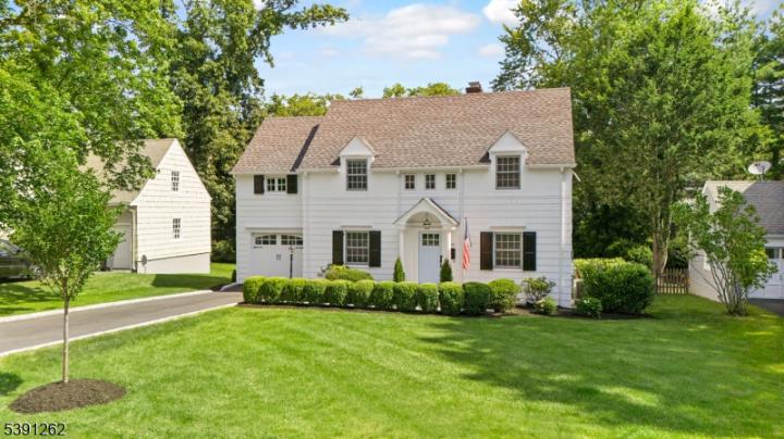 Photo of 30 Edgewood Road, Chatham NJ