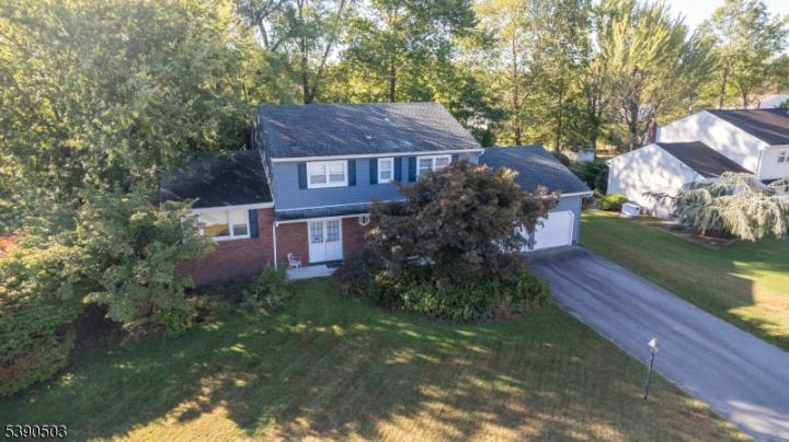 Photo of 17 Buckingham Circle, Montville NJ