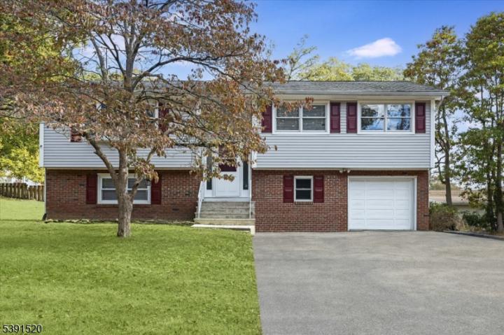 Photo of 145 Schwarz Boulevard, Jefferson NJ