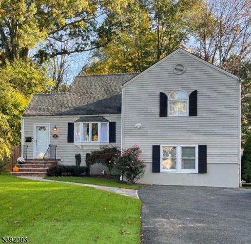 Photo of 17 Beechwood Road, Florham Park NJ